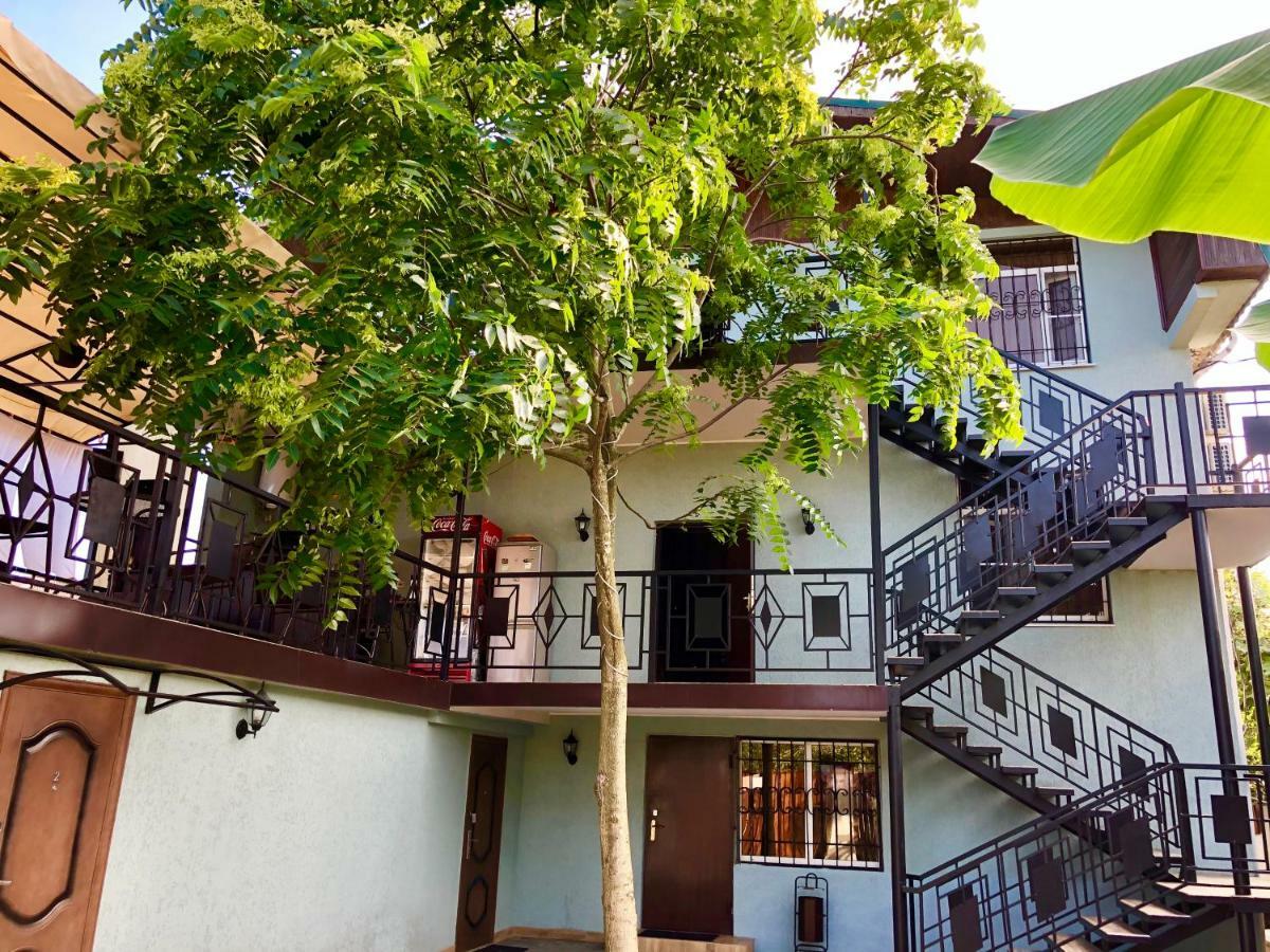 Hotel Capri Sukhumi Exterior foto